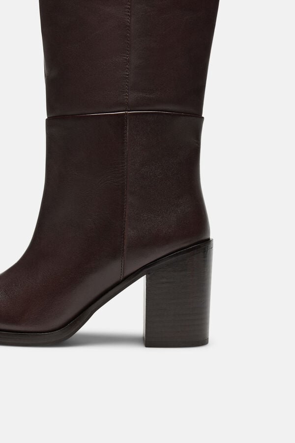 Hoss Intropia Melisa. Bota alta de piel con tac&oacute;n Marron