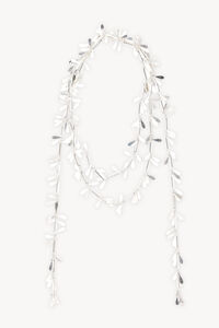 Hoss Intropia Leila. Collar hojas plateadas