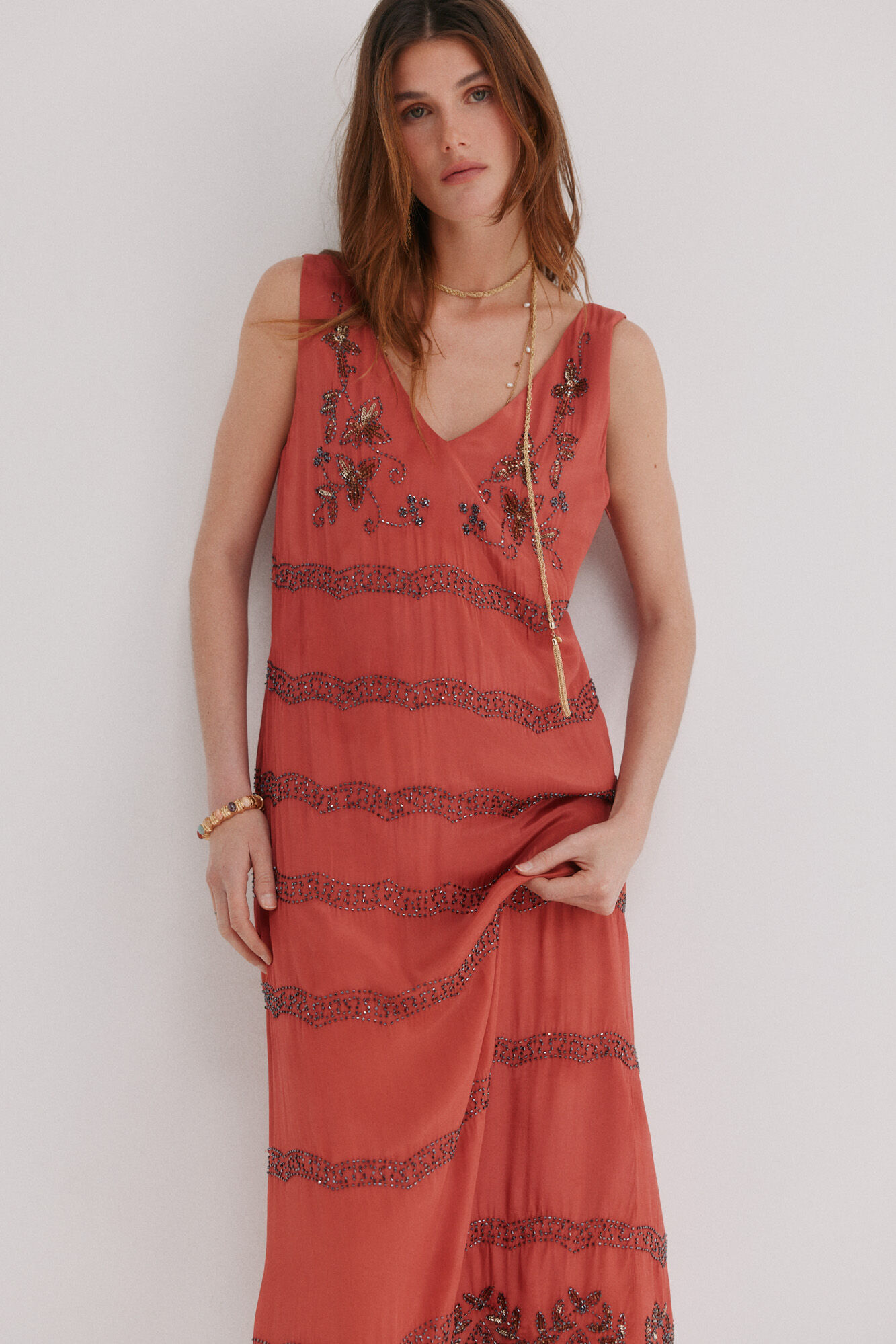 Hoss Intropia Abbie. Vestido midi en tono coral