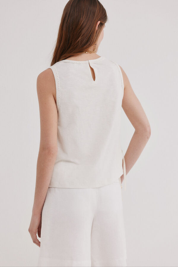 Hoss Intropia Marcela. Top bordado Marfil