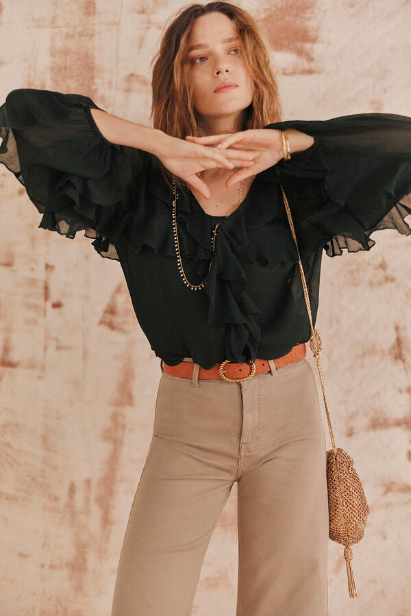 Hoss Intropia Carina. Blusa com babados. Verde