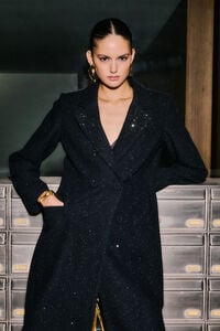 Hoss Intropia Farah. Sobretudo cruzado