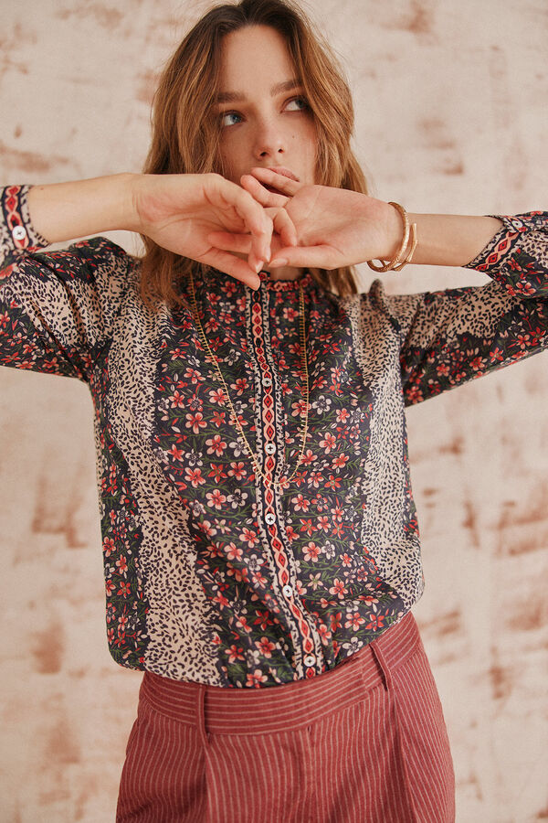 Hoss Intropia Creta. Blusa estampada. Estampado rojo