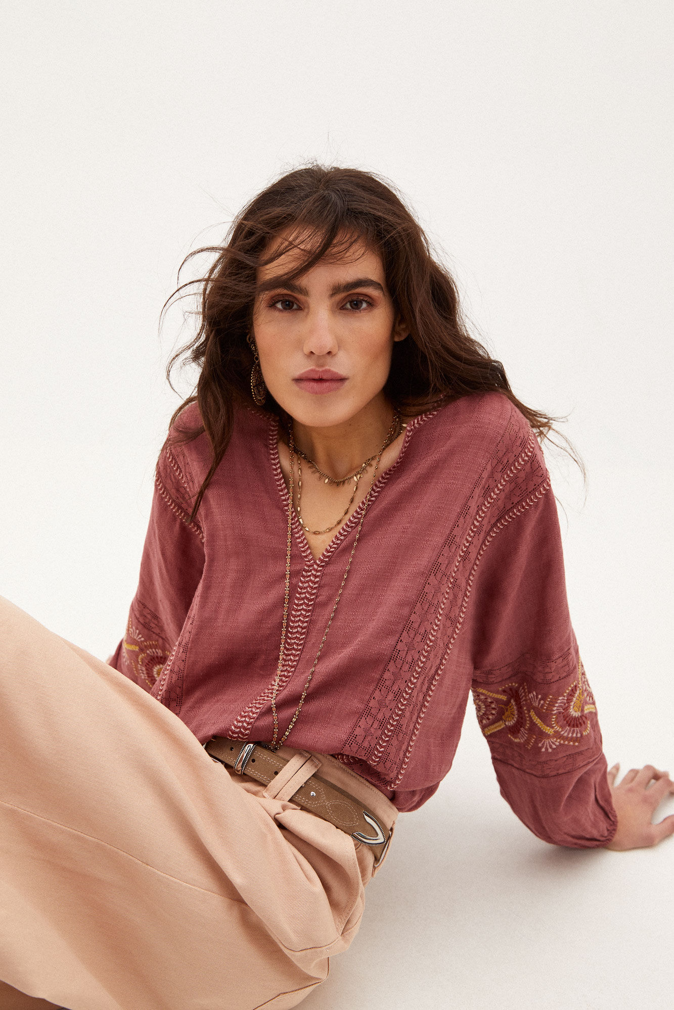 Triana Blusa fluida bordada
