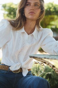 Hoss Intropia Carmen. Blusa minimalista Ecru