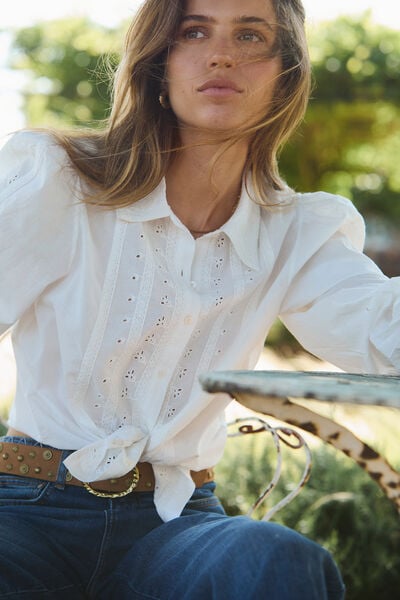 Hoss Intropia Carmen. Blusa minimalista Ecru