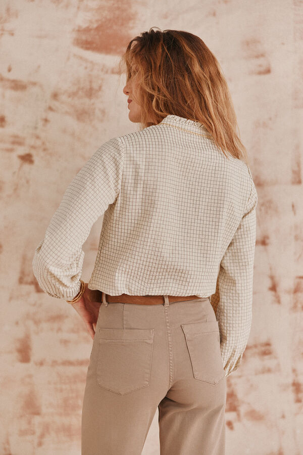 Hoss Intropia Cósima. Camisa chorreras. Beige