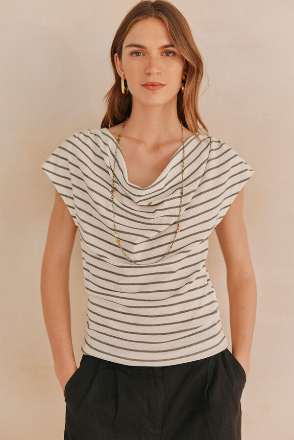 Hoss Intropia Miranda. Camiseta escote drapeado Marfil