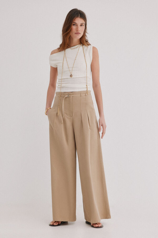 Hoss Intropia Maria. T-shirt assim&eacute;trica Beige