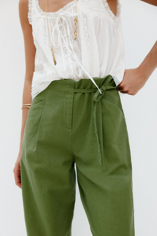Hoss Intropia Paz. Pantalón con lazada Kaki