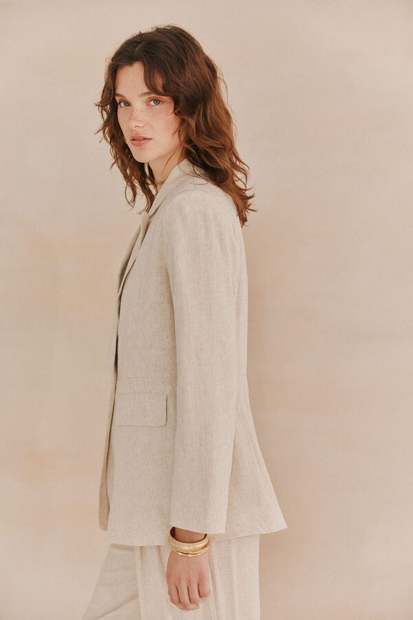 Hoss Intropia Elise. Blazer ajustado Ecru
