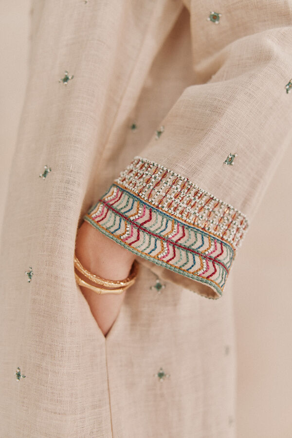 Hoss Intropia Elene. Kimono bordado Marfil