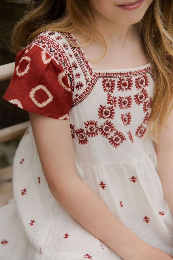 Hoss Intropia Agustina. Vestido niña bordado rojo