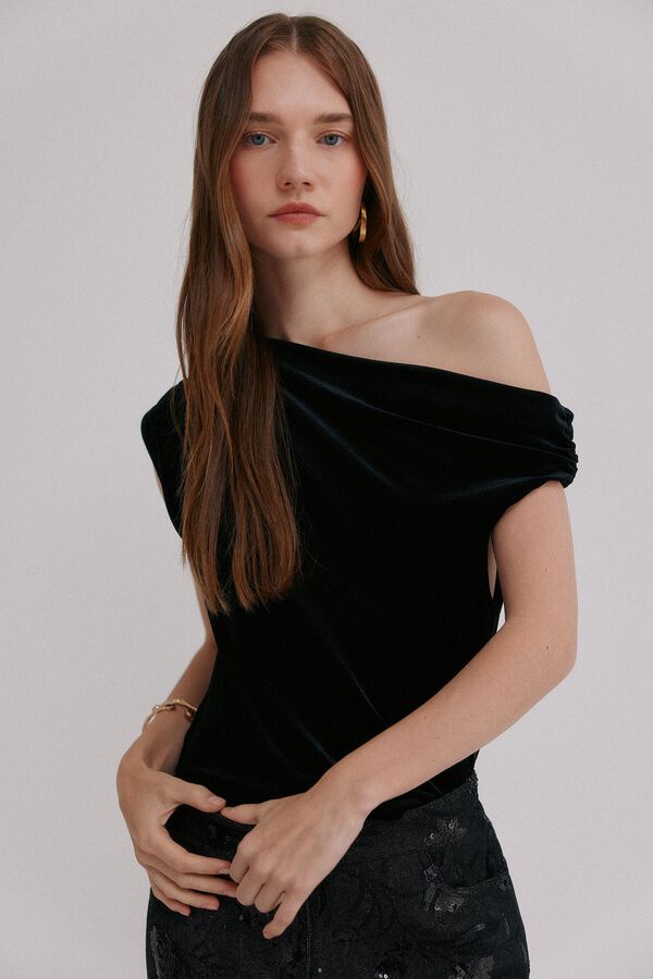 Hoss Intropia Marcela. Top asimétrico Negro