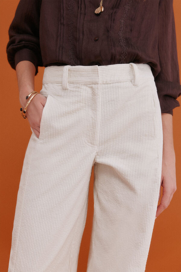 Hoss Intropia Pamela. Pantalones cropped Marfil