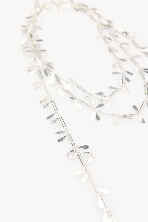 Hoss Intropia Leila. Collar hojas plateadas Gris