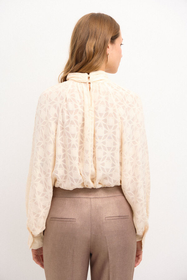 Hoss Intropia Fátima. Blusa de laçada. Ecru