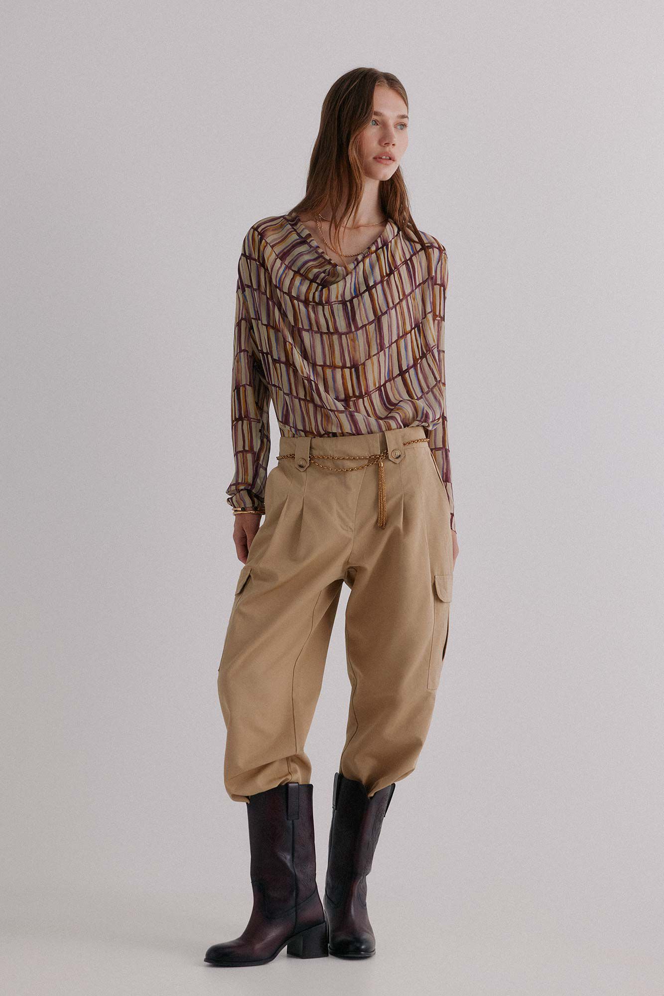 Hoss Intropia Guisselle. Blusa con cruce asim&eacute;trico