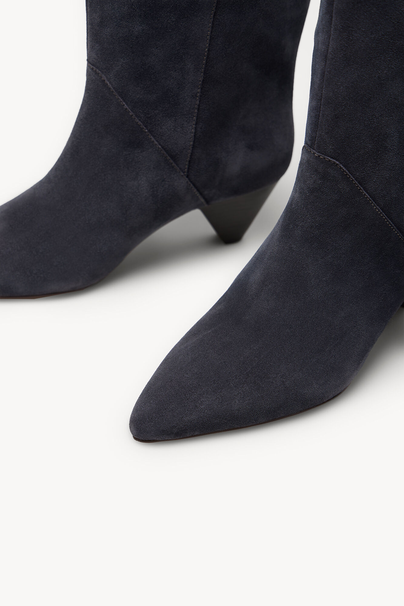 Alma. Botas altas de pele