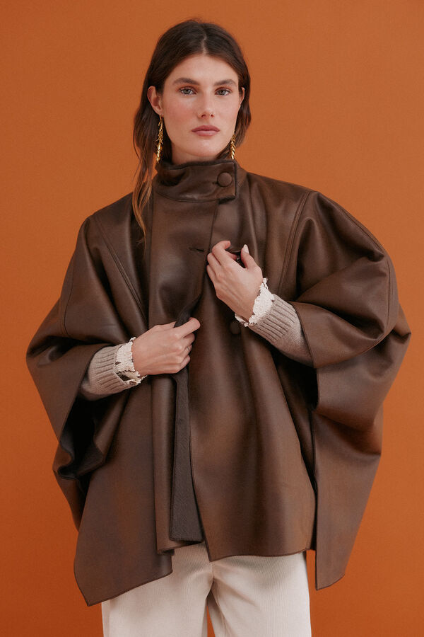 Hoss Intropia Domingo. Desportiva dupla face Castanho