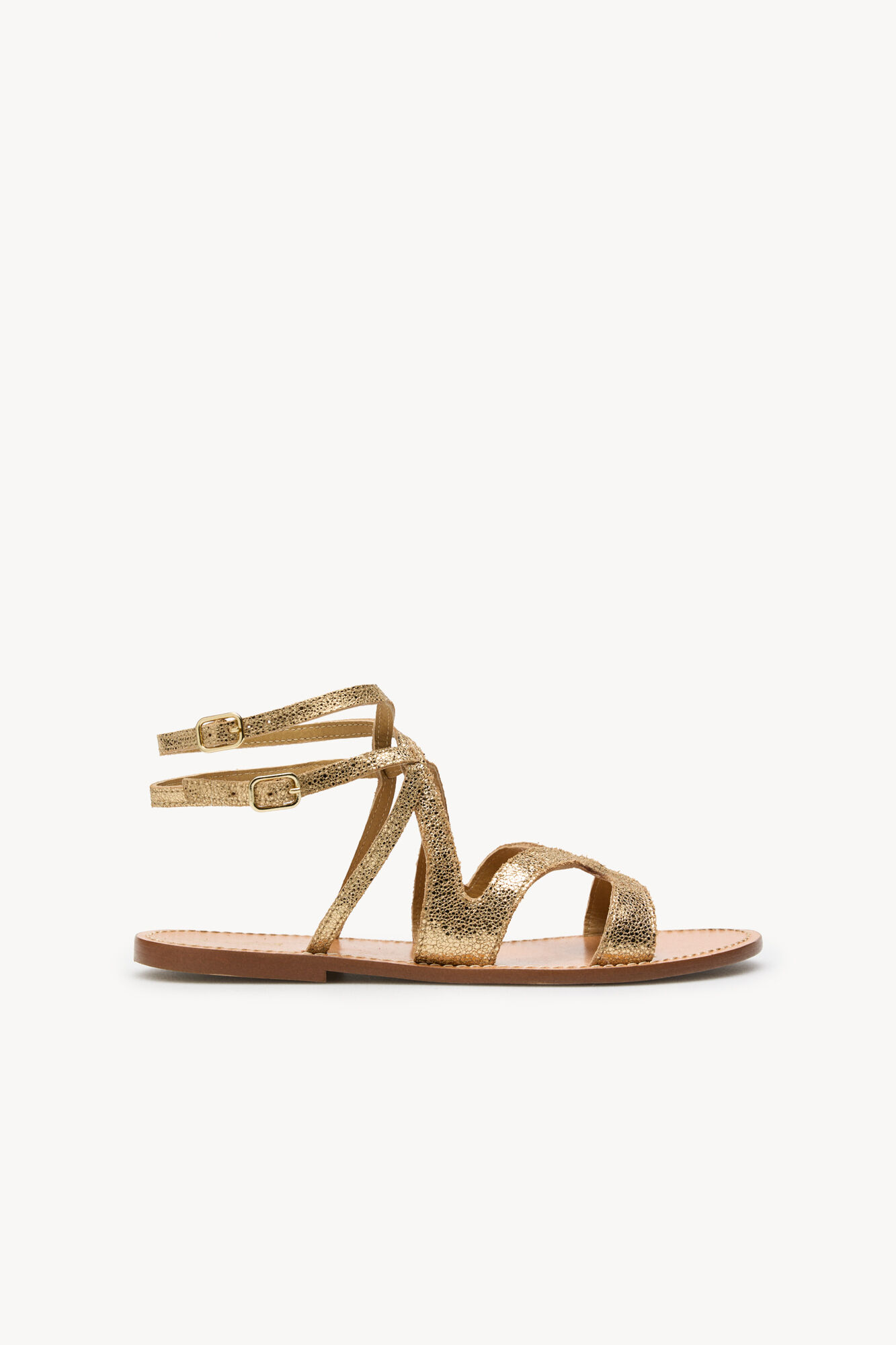 Hoss Intropia Mar. Sand&aacute;lias em pele