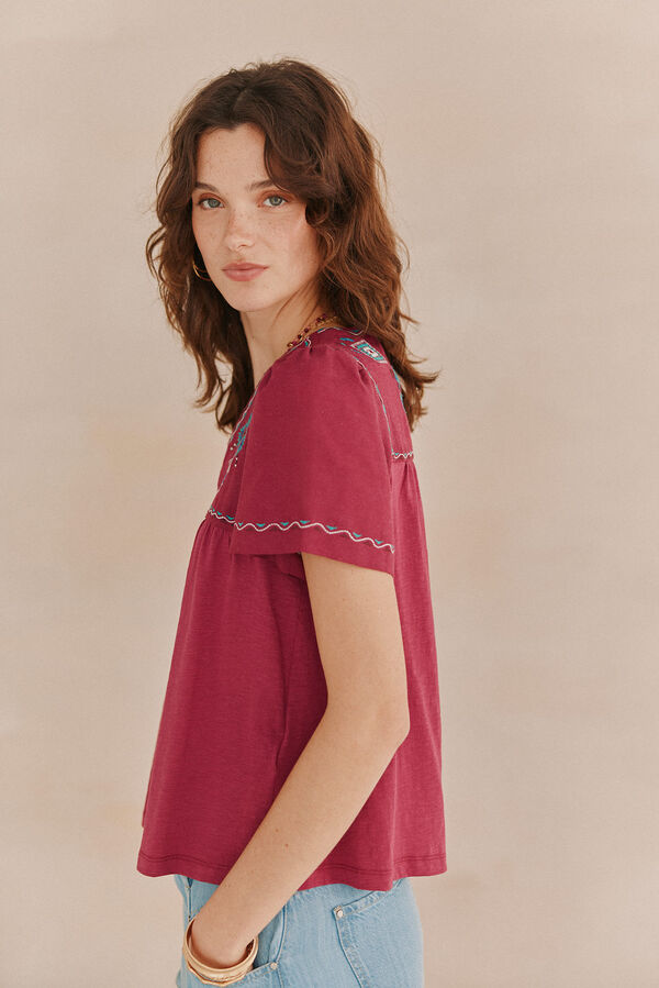 Hoss Intropia Malena. Camiseta con bordados étnicos Lila