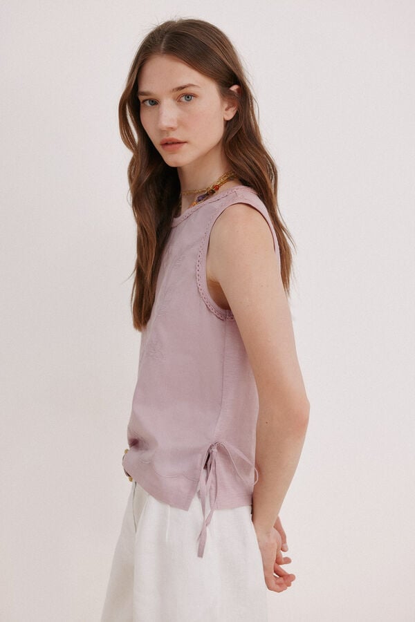 Hoss Intropia Marcela. Top bordado Lila