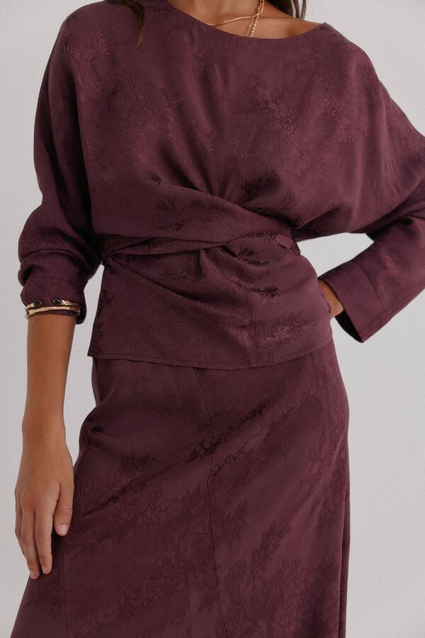 Hoss Intropia Gloria. Blusa estampado jacquard Granate