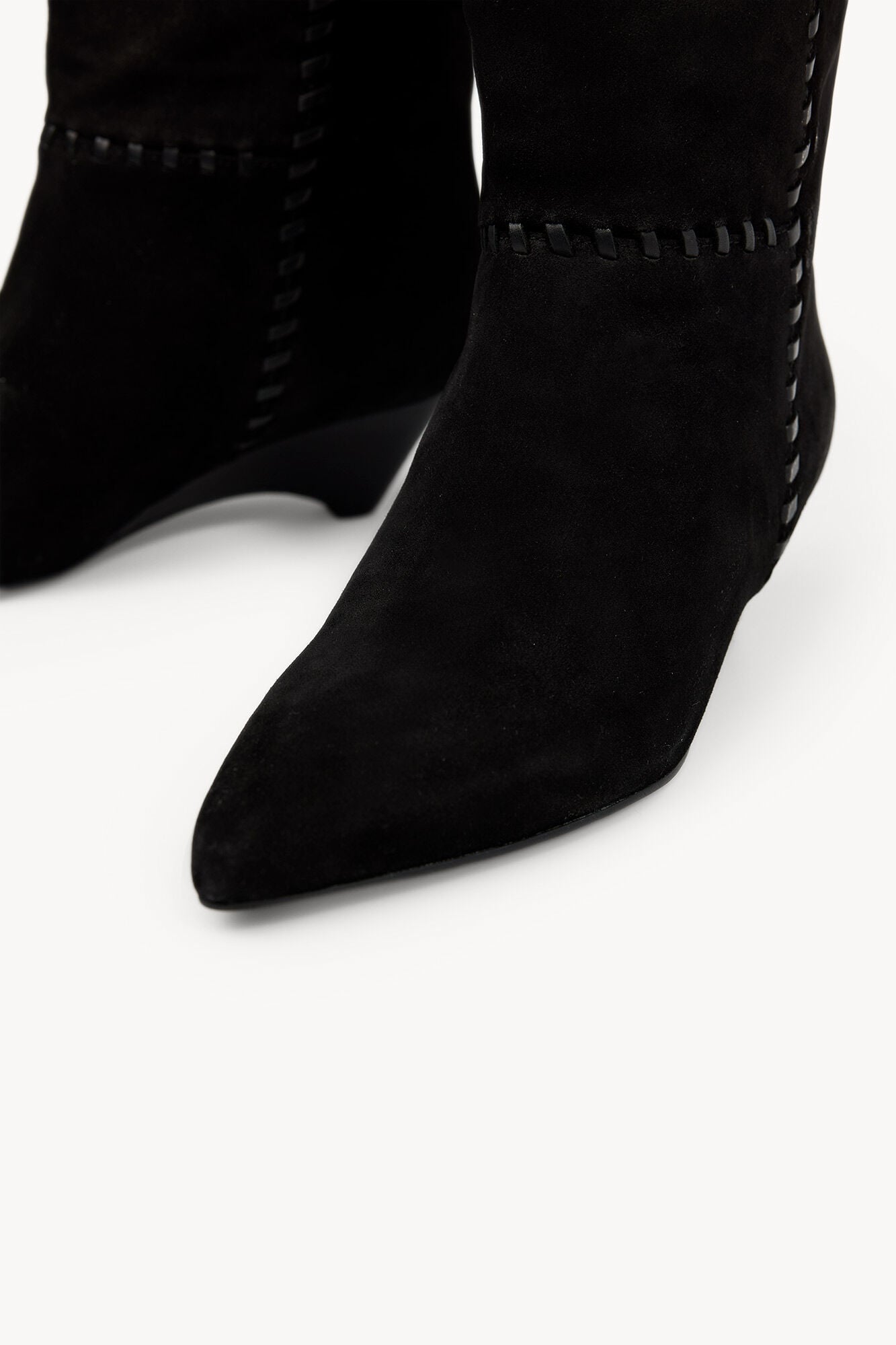 Hoss Intropia Maya. Bota de serraje con cu&ntilde;a