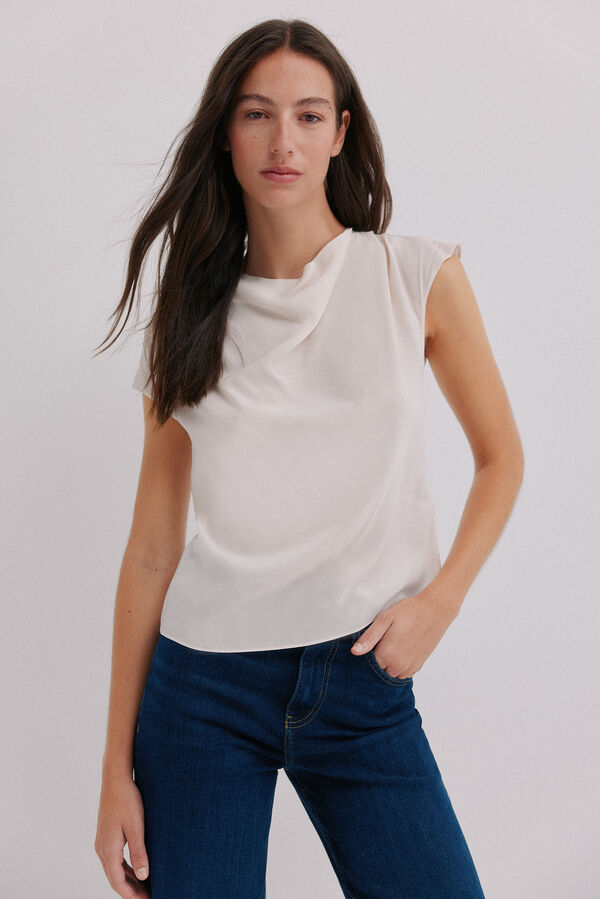 Hoss Intropia Constança. Blusa drapeada Ecru