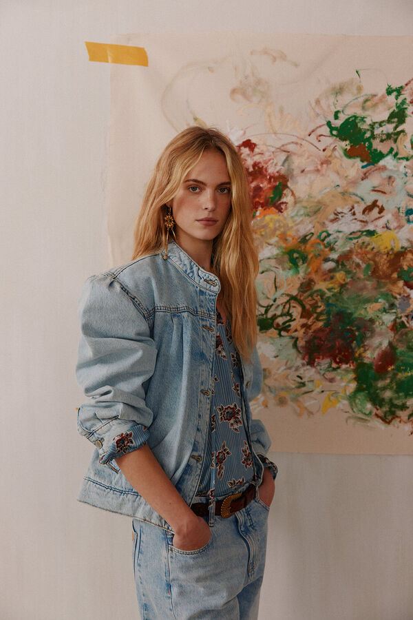 Hoss Intropia Blanca. Chaqueta bomber denim Azul