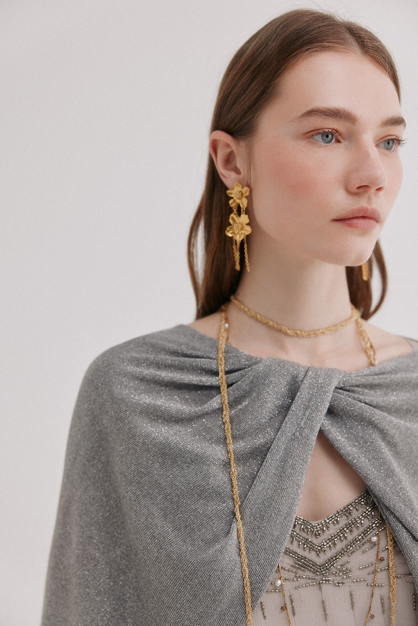 Hoss Intropia Laila. Capa com n&oacute; e brilho