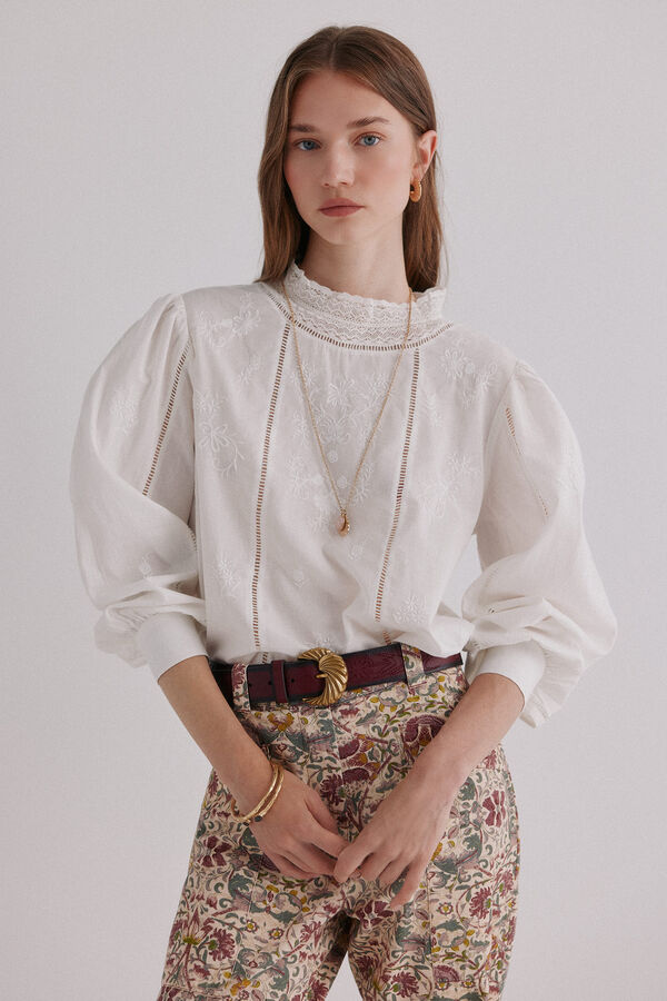 Hoss Intropia Cassia. Blusa romântica Ecru