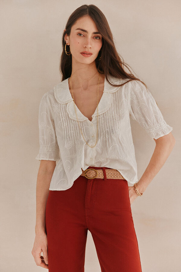 Hoss Intropia Carmela. Camisa bordada com lapela Ecru