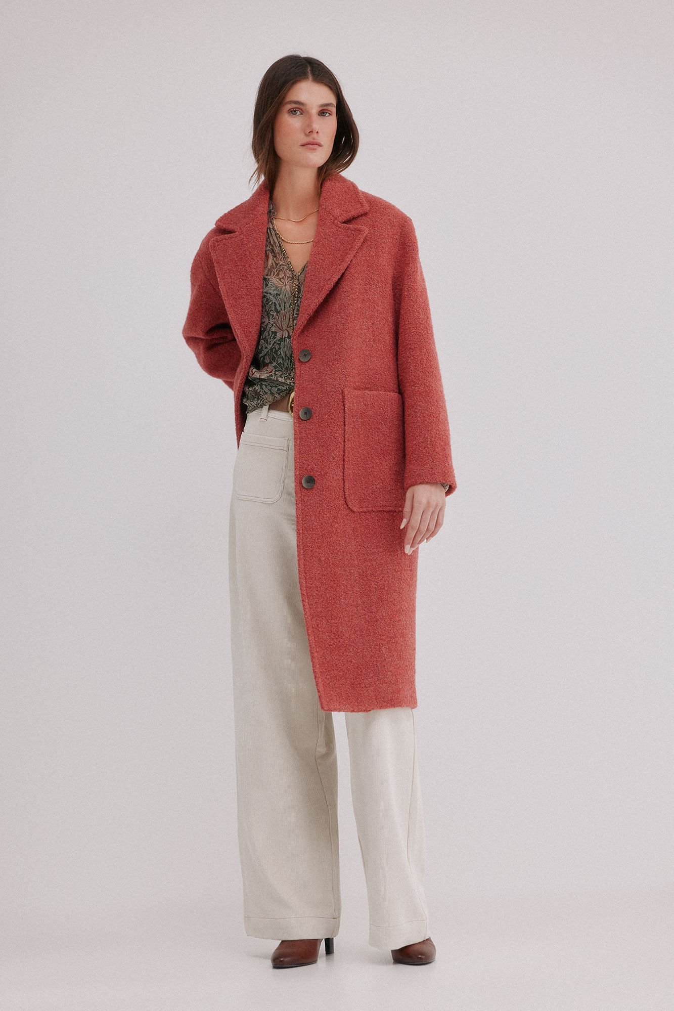 Hoss Intropia Flora. Sobretudo com bolsos