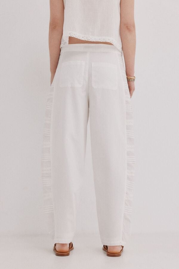 Hoss Intropia P&iacute;a. Cal&ccedil;a de cintura m&eacute;dia bordada Branco