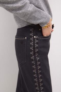 Hoss Intropia Olena. Mom jeans com bordado Preto