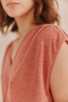 Hoss Intropia Miriam. T-shirt gola em bico Subiu