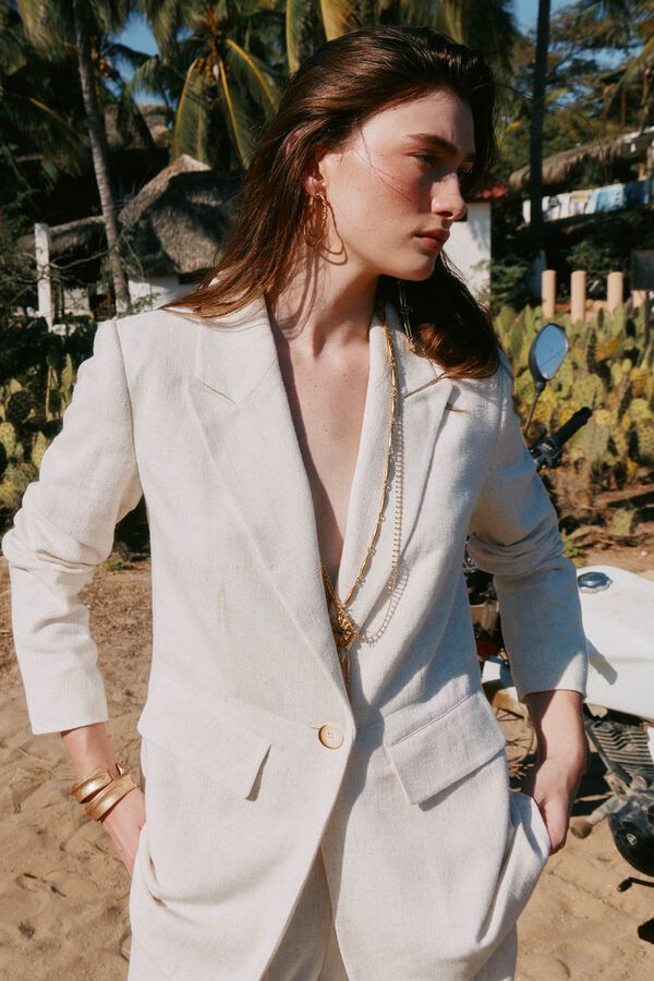 Hoss Intropia Elise. Blazer entallada Marfil
