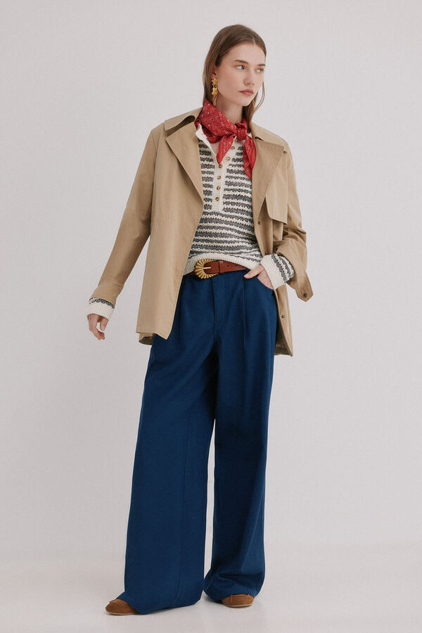 Hoss Intropia Dahlia. Desportiva curta Beige