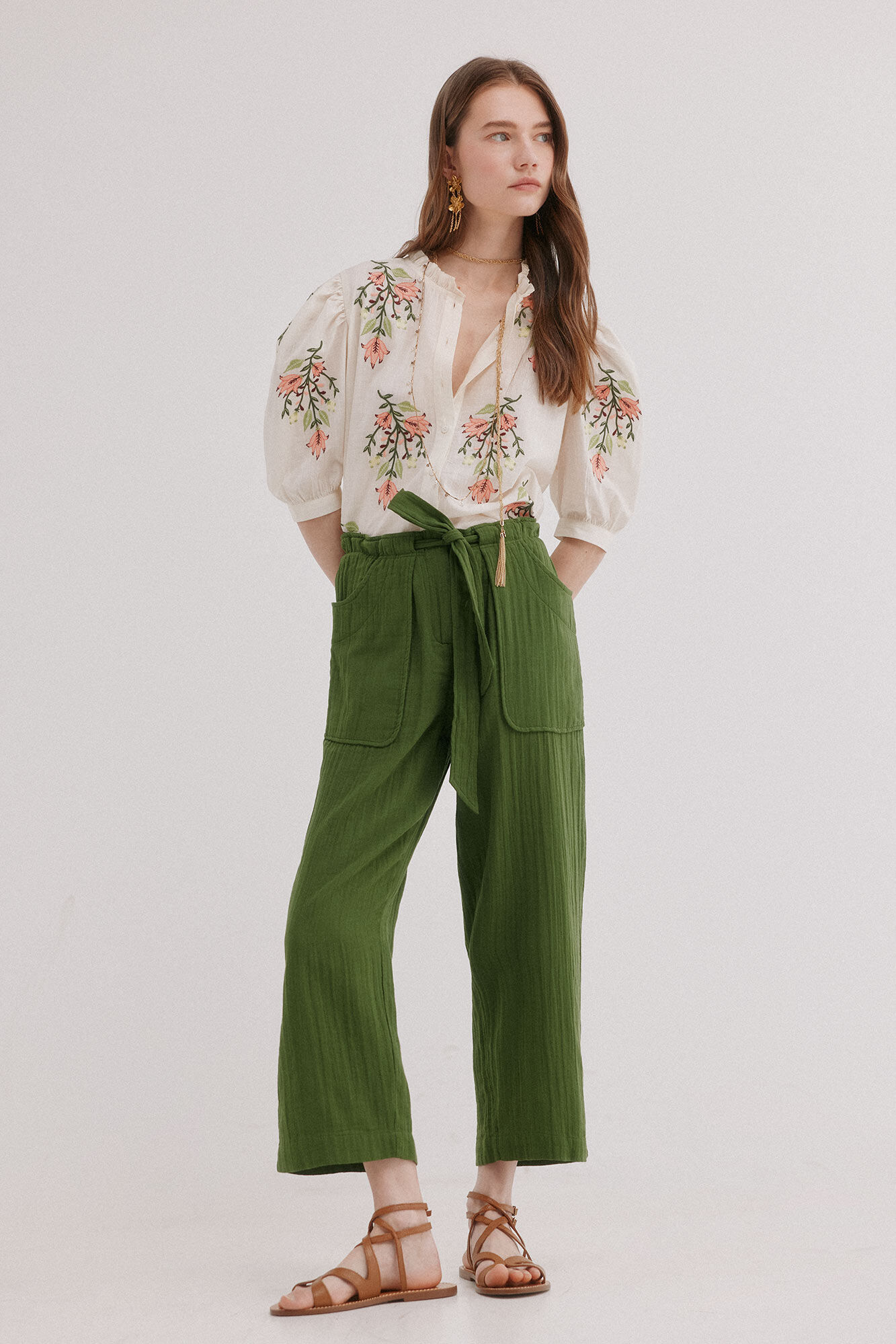 Hoss Intropia Pia. Cal&ccedil;as estilo cargo