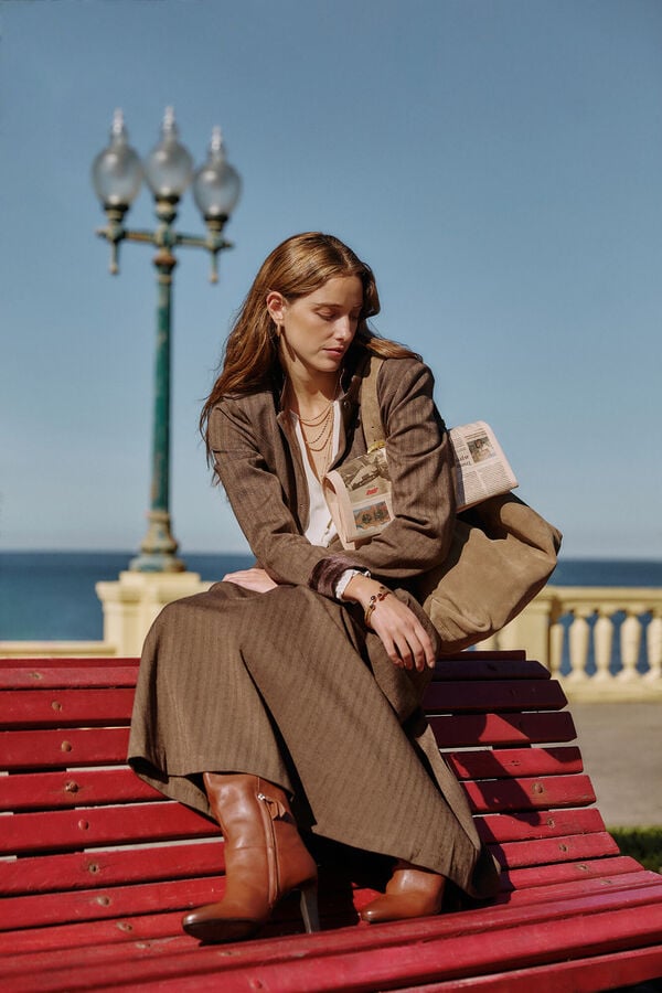 Hoss Intropia Reis. Saia plissada Castanho