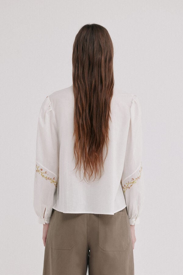 Hoss Intropia Cintya. Camisa bordada Ecru