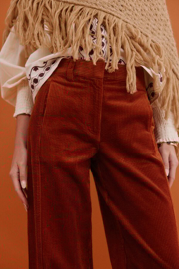 Hoss Intropia Pamela. Pantalones cropped Vino