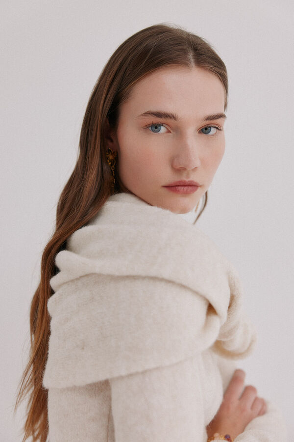 Hoss Intropia Inoi. Camisola com decote assim&eacute;trico Beige
