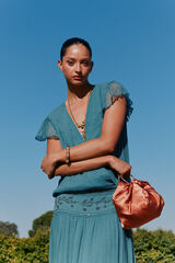 Hoss Intropia Nora. Bolso de sat&eacute;n Coral