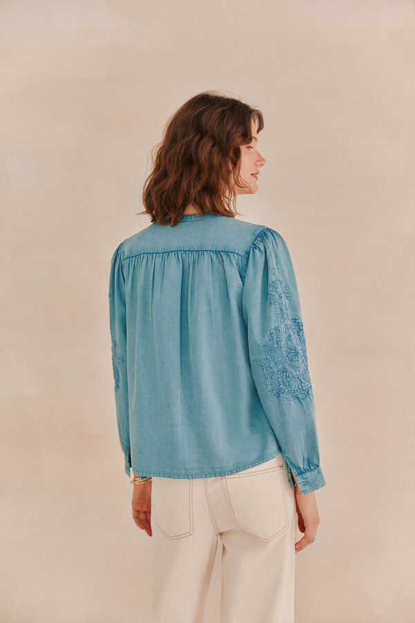 Hoss Intropia Cara. Blusa bordada. Azul