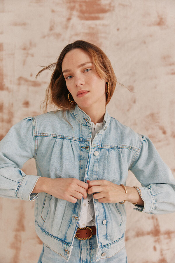 Hoss Intropia Blanca. Chaqueta bomber denim Azul