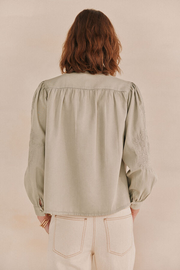 Hoss Intropia Cara. Blusa bordada. Verde