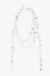 Hoss Intropia Leila. Collar hojas plateadas